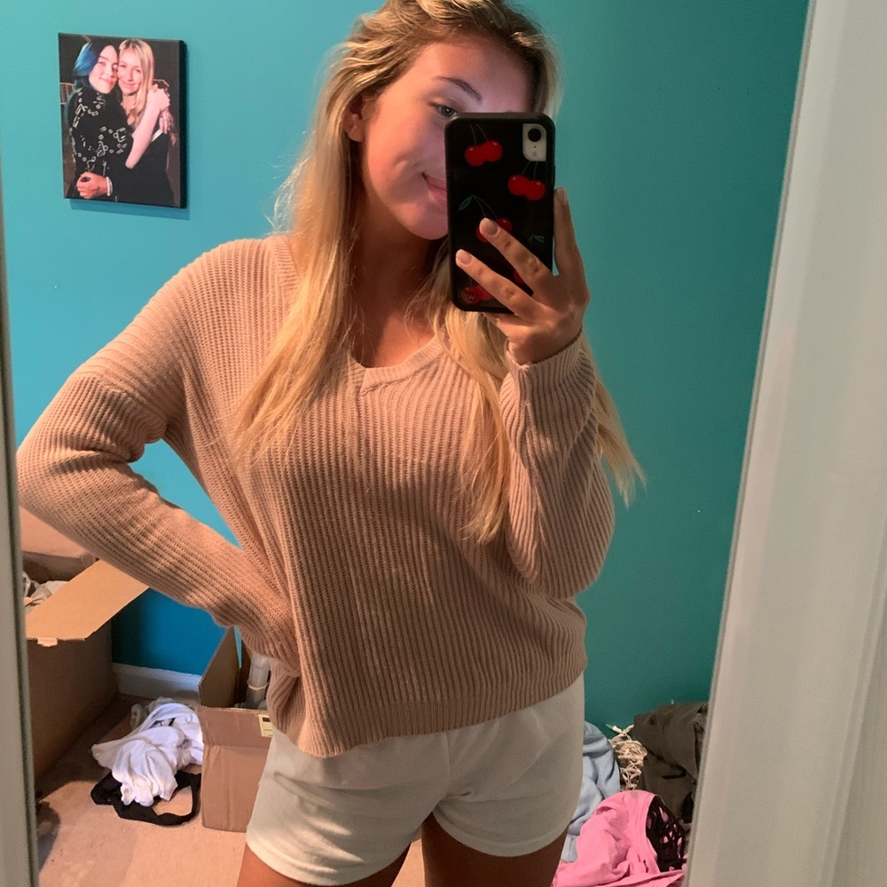 Brandy Melville sweater